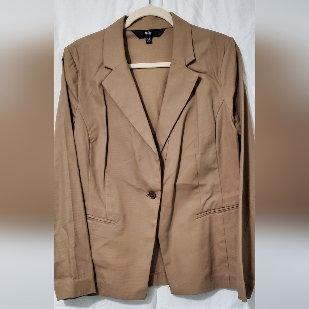 Mossimo Supply Co. Women's Tan Blazer/Ankle Pant Suit